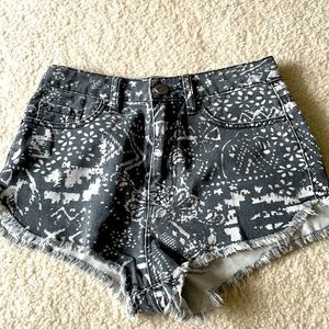 BDG stylish high waisted shorts